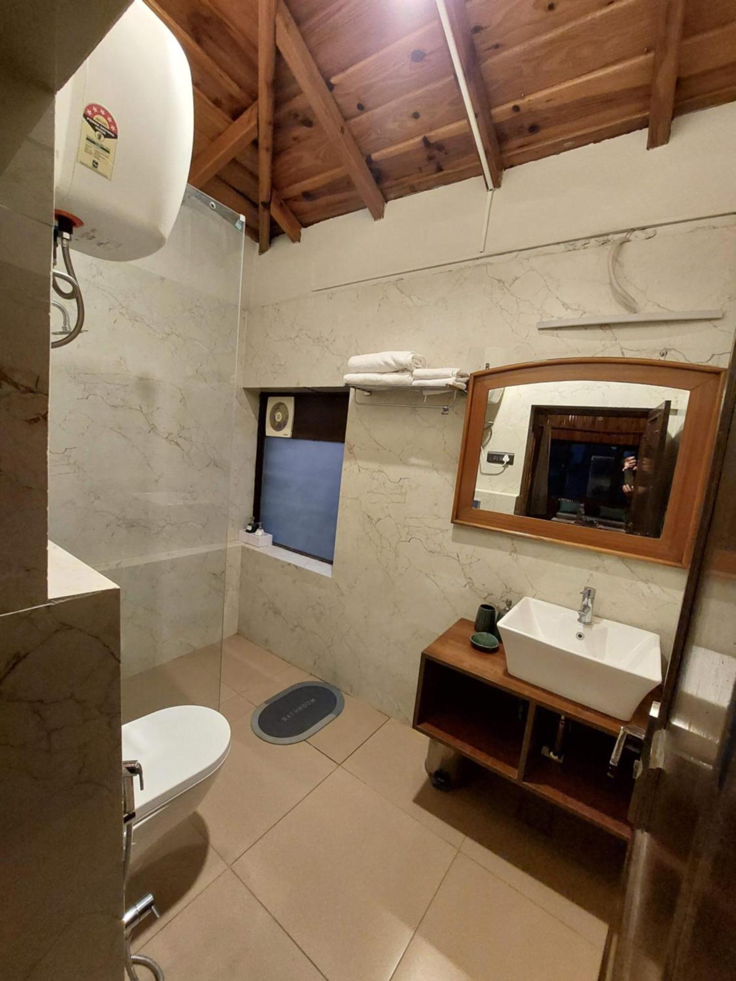 Bhīm Tāl Alinda House Naukuchiatal By The Ghaur酒店 外观 照片